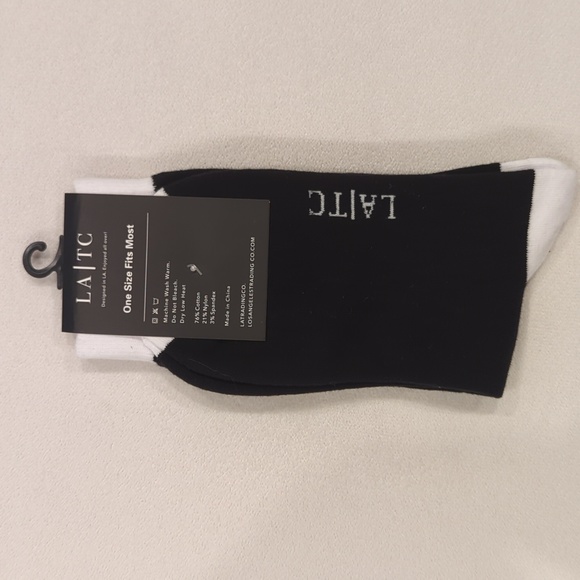 LOS ANGELES TRADING CO. | Always Believe Something Wonderful Socks - Picture 6 of 10